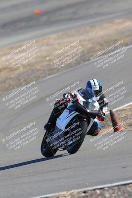 media/Feb-05-2023-Classic Track Day (Sun) [[c35aca4a42]]/Group 2/session 4 turn 4/